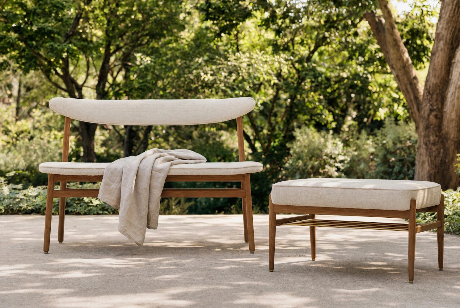 200_190_Fox_Benches_Outdoor.webp