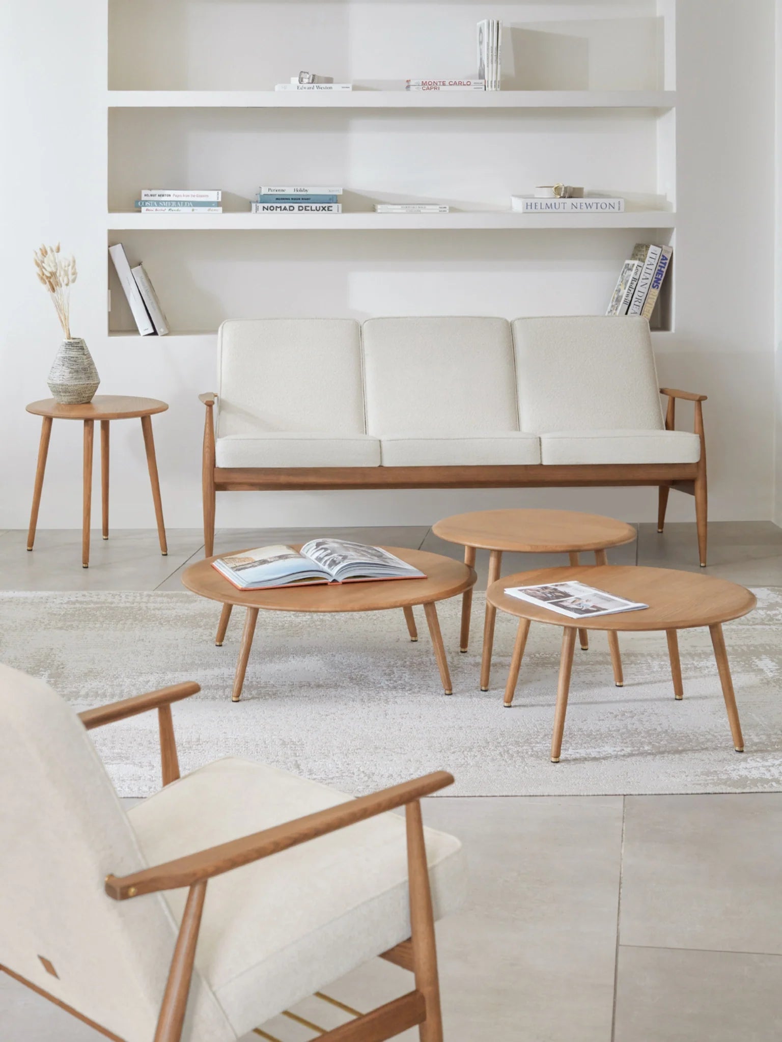 Stock Sale: Fox Round Coffee Table M