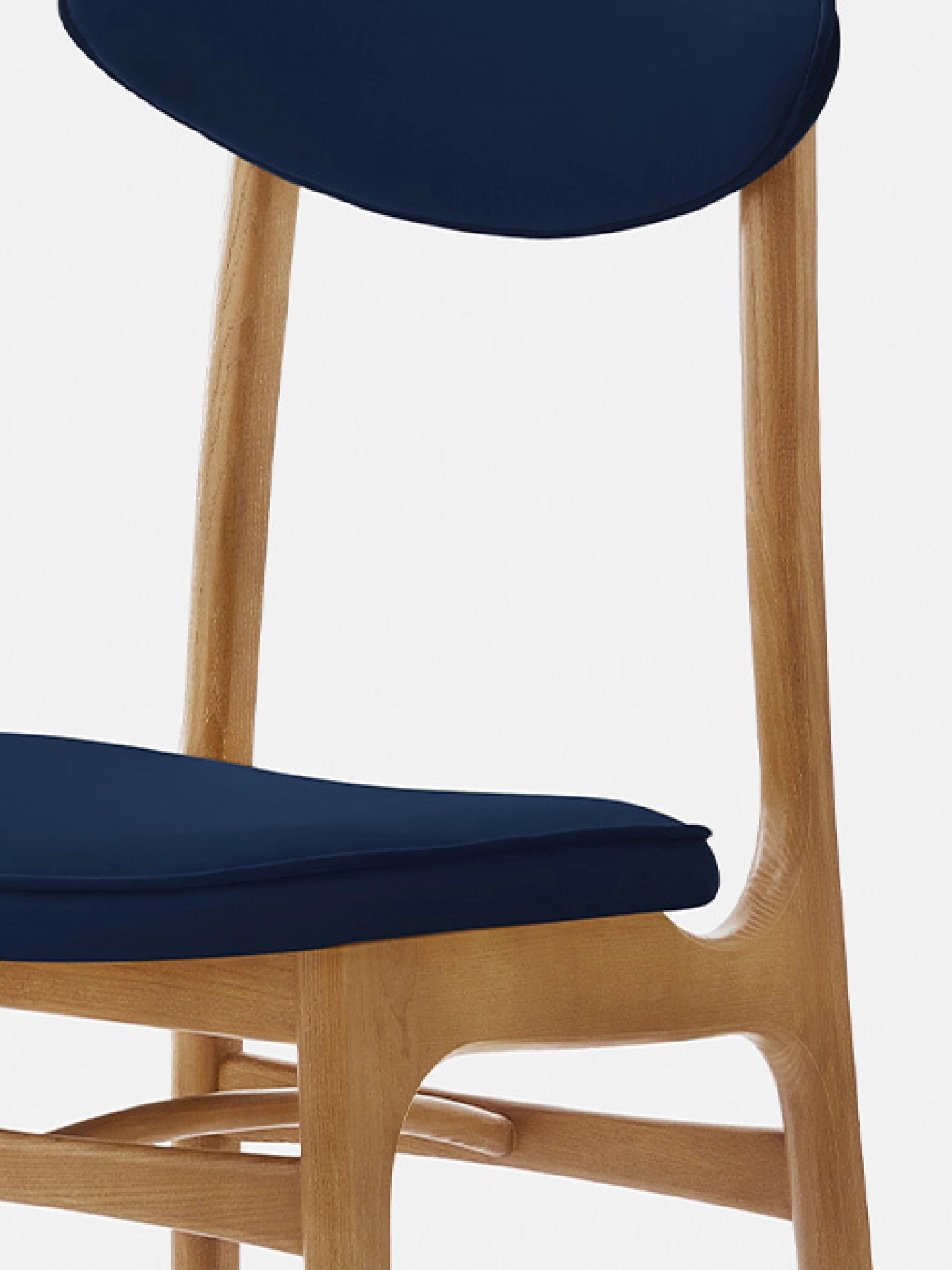 Krzesło 200-190 w tkaninie Velvet Indigo