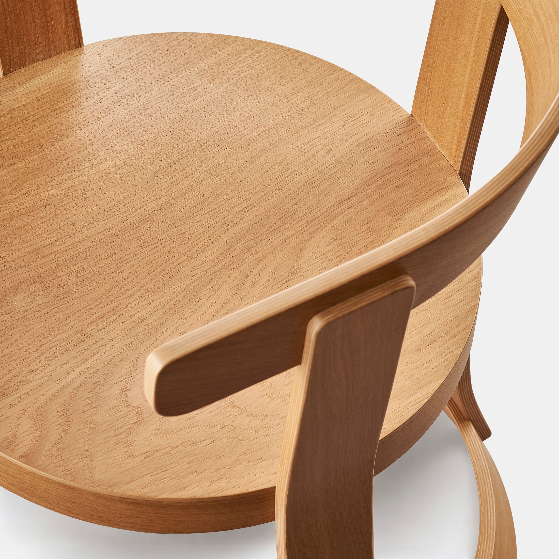 Hourglass_Timber_Close_Up.webp