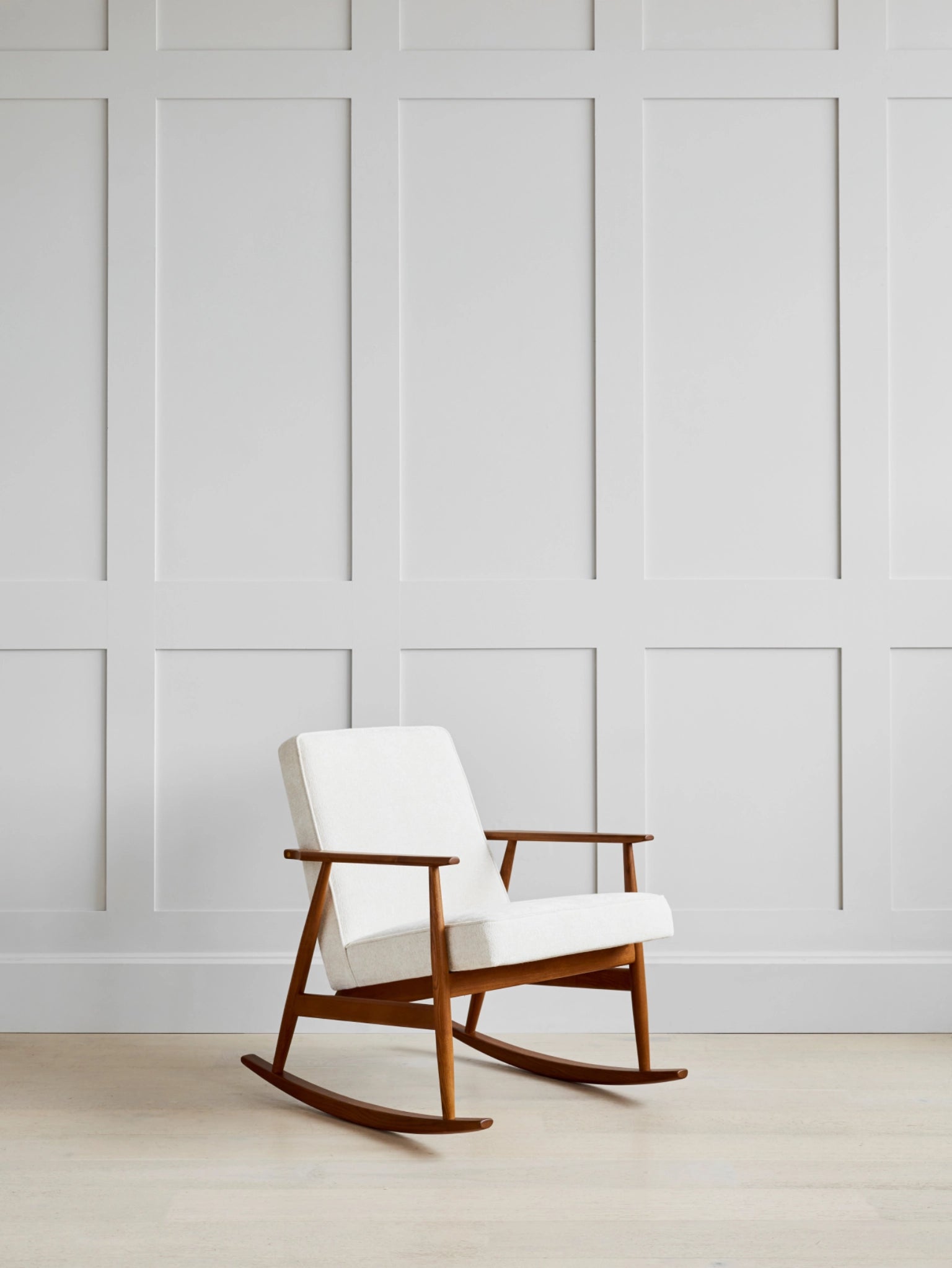 Fotel bujany Fox w tkaninie Cord Creme