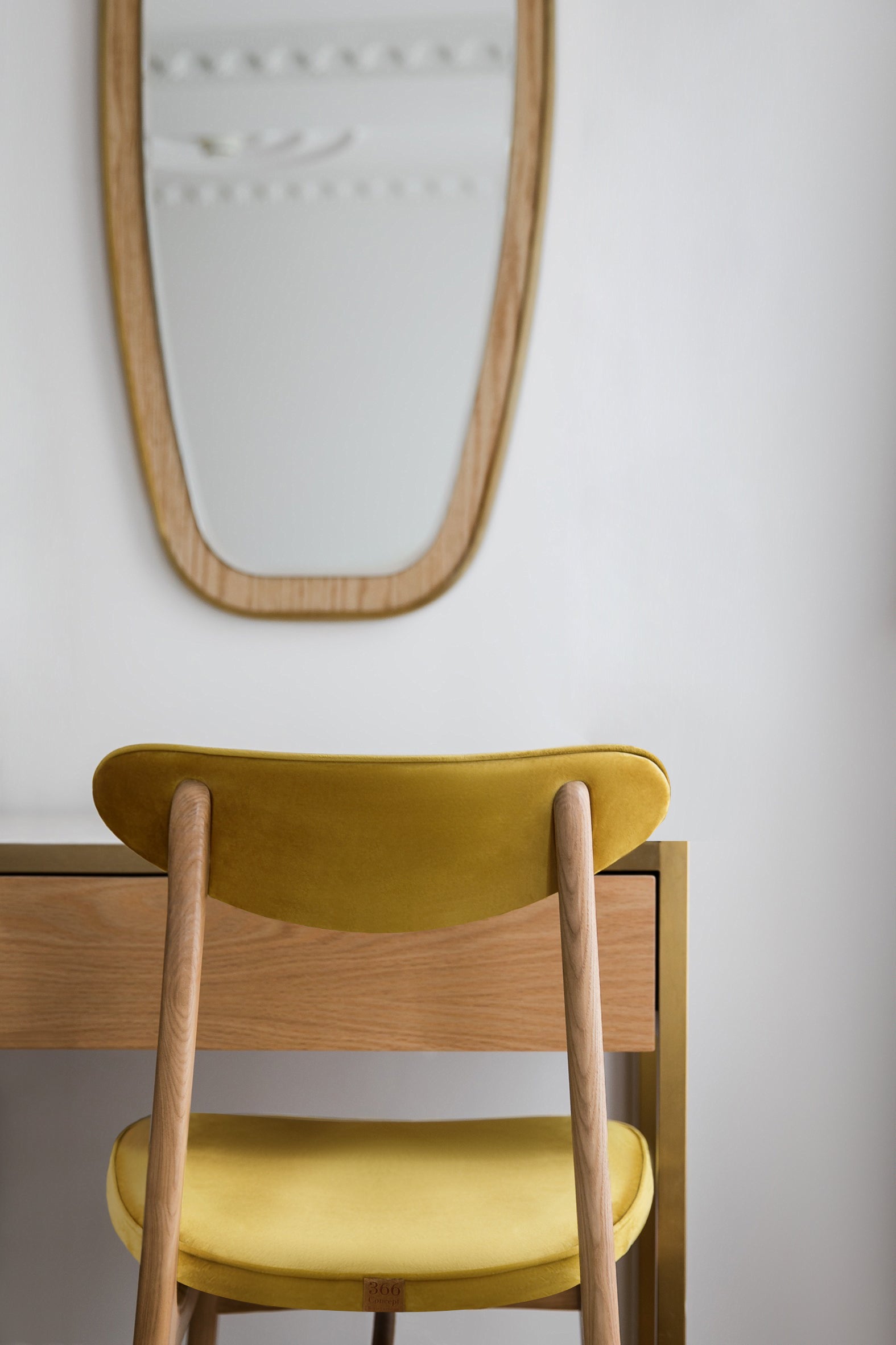 200-190 Chair in Shine Velvet Mustard